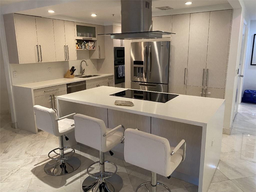 THE COURTS BRICKELL KEY - Residential