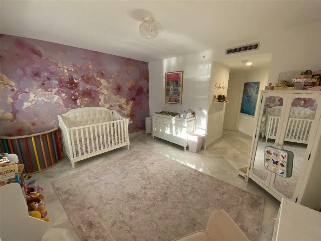 THE COURTS BRICKELL KEY - Residential