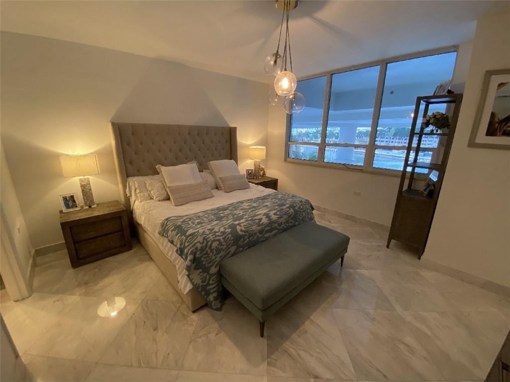 THE COURTS BRICKELL KEY - Residential