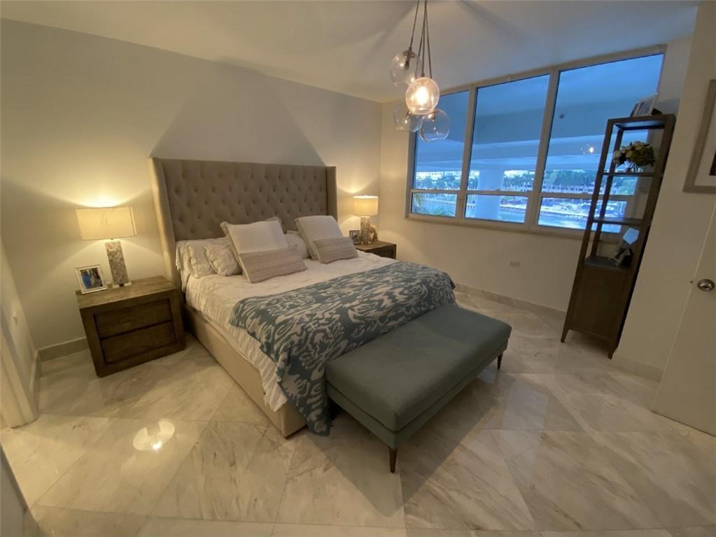 THE COURTS BRICKELL KEY - Residential