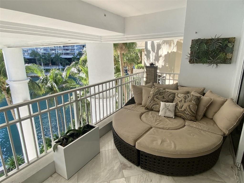 THE COURTS BRICKELL KEY - Residential