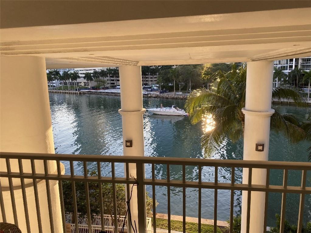 THE COURTS BRICKELL KEY - Residential