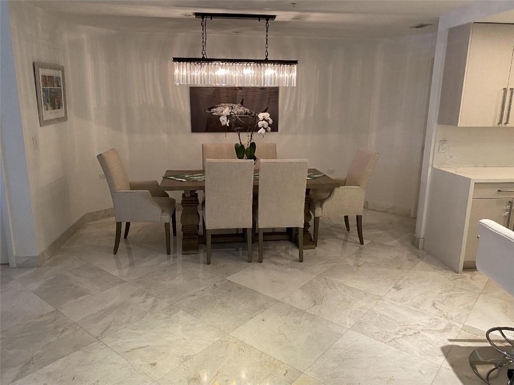 THE COURTS BRICKELL KEY - Residential