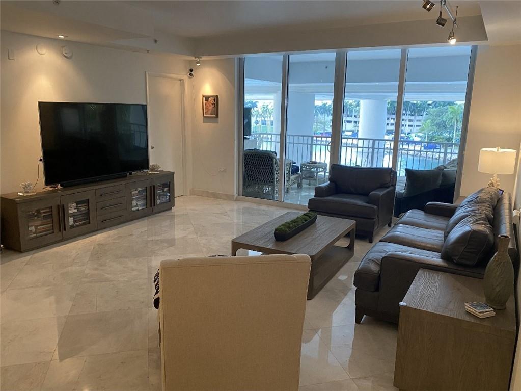 THE COURTS BRICKELL KEY - Residential