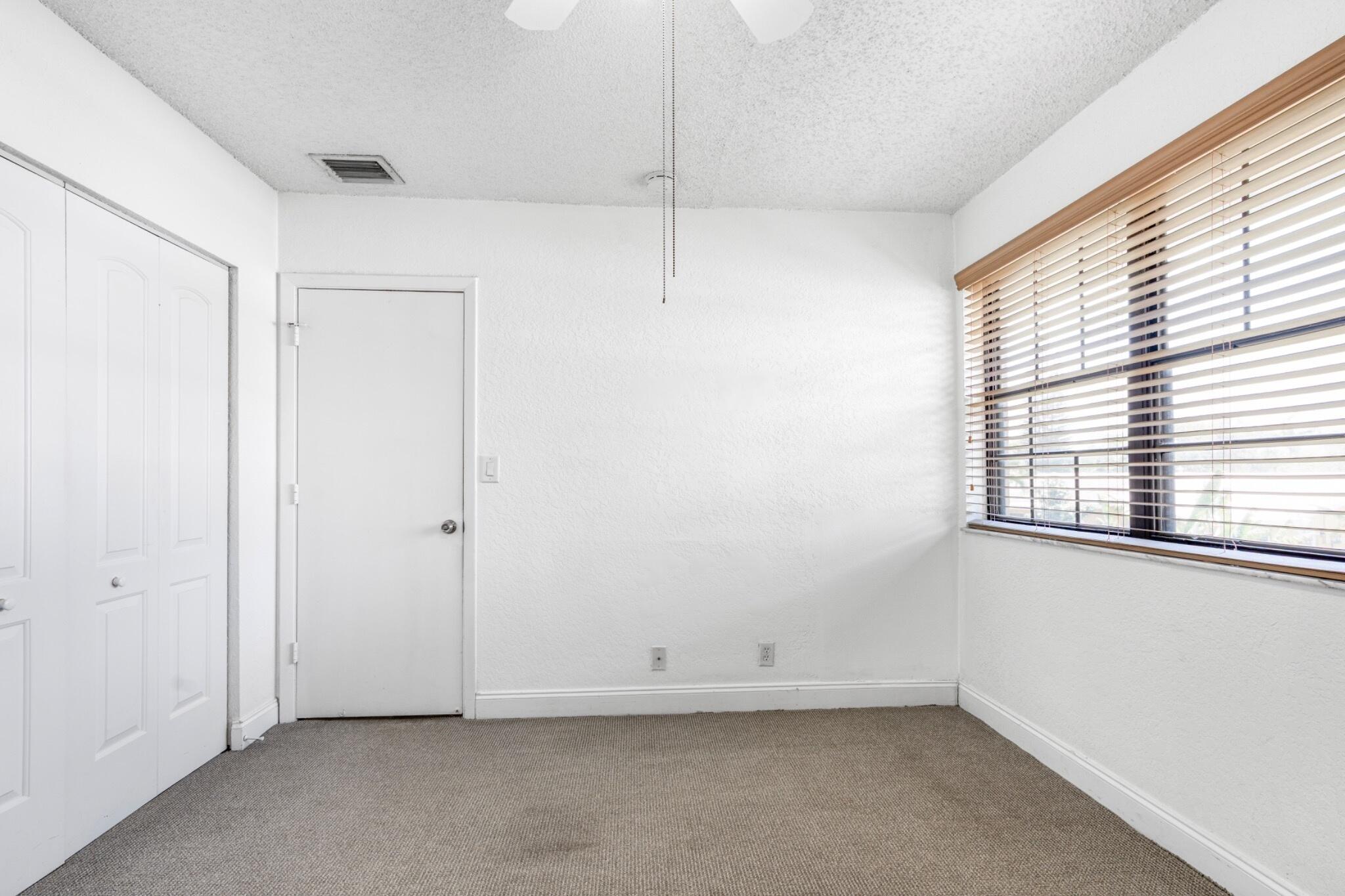 CORAL SPRINGS ESTATE TOWNHOMES - Residential