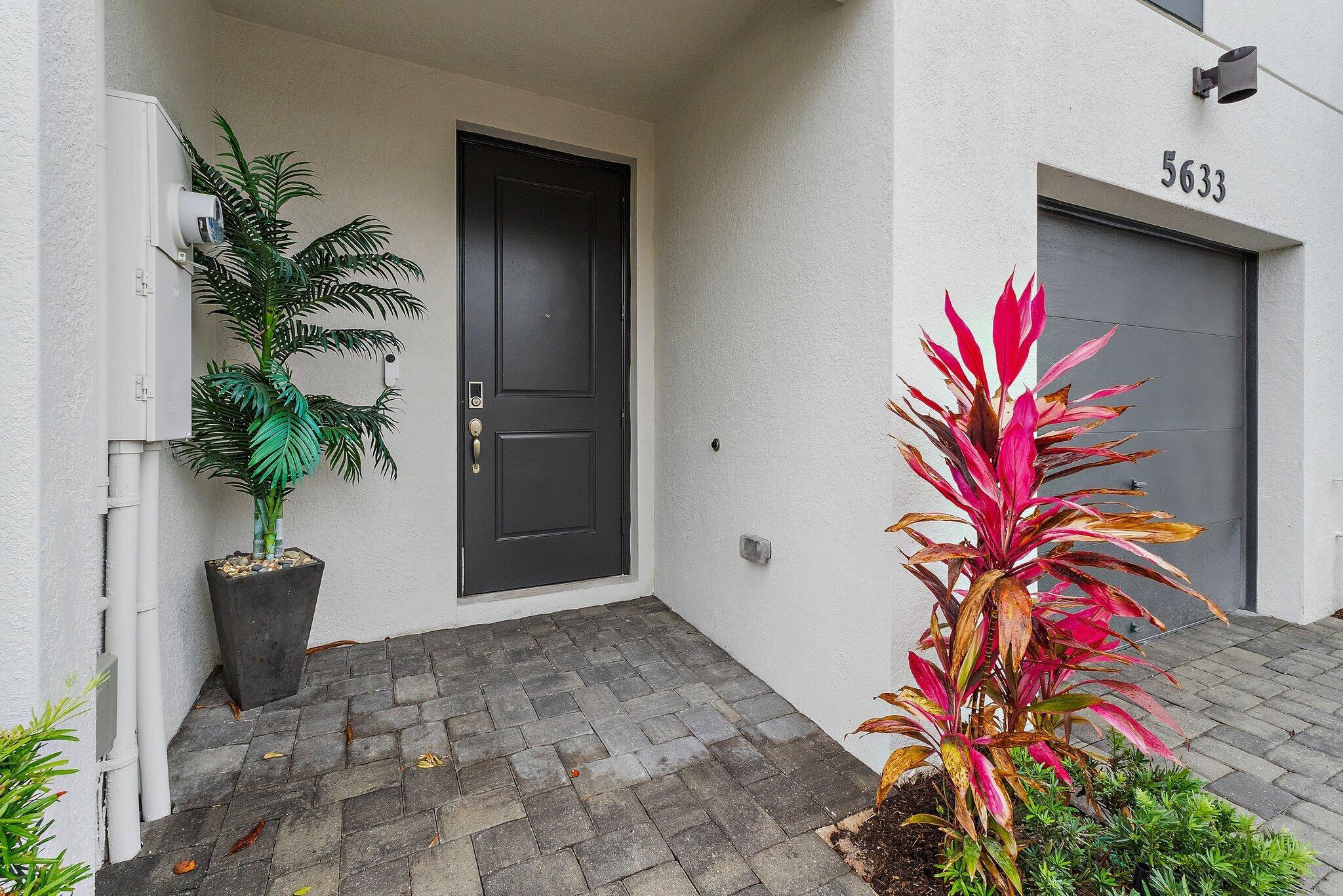 5633 Mentmore Drive