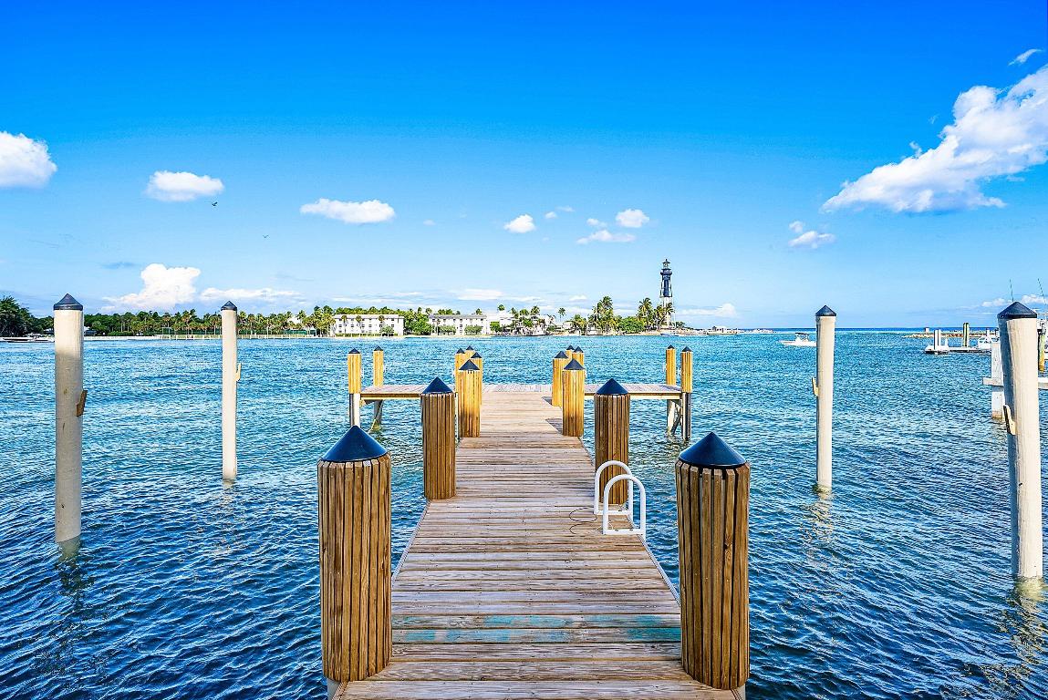 BAYVIEW OF POMPANO - Residential