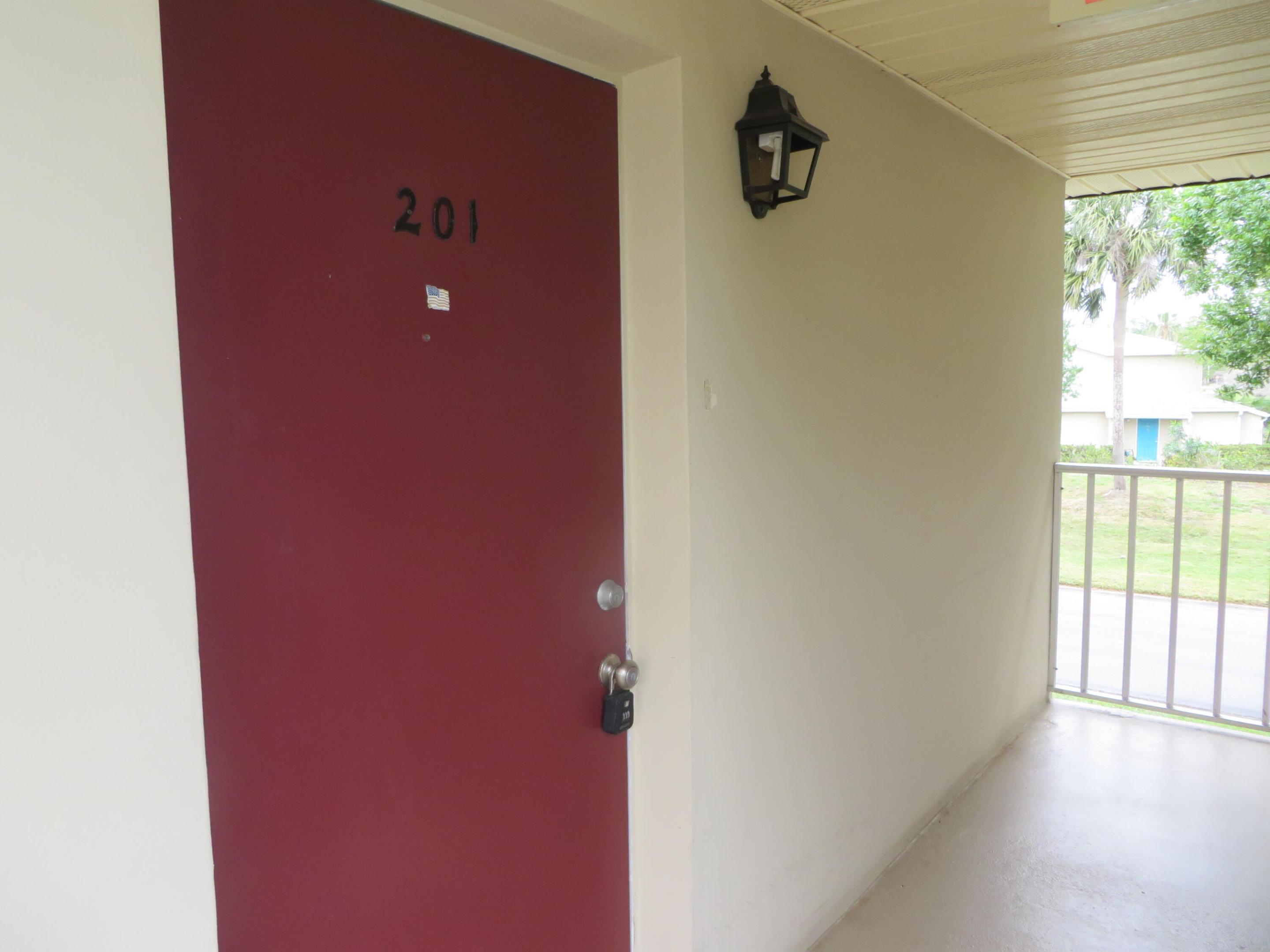 37 Vista Gardens Trail 201