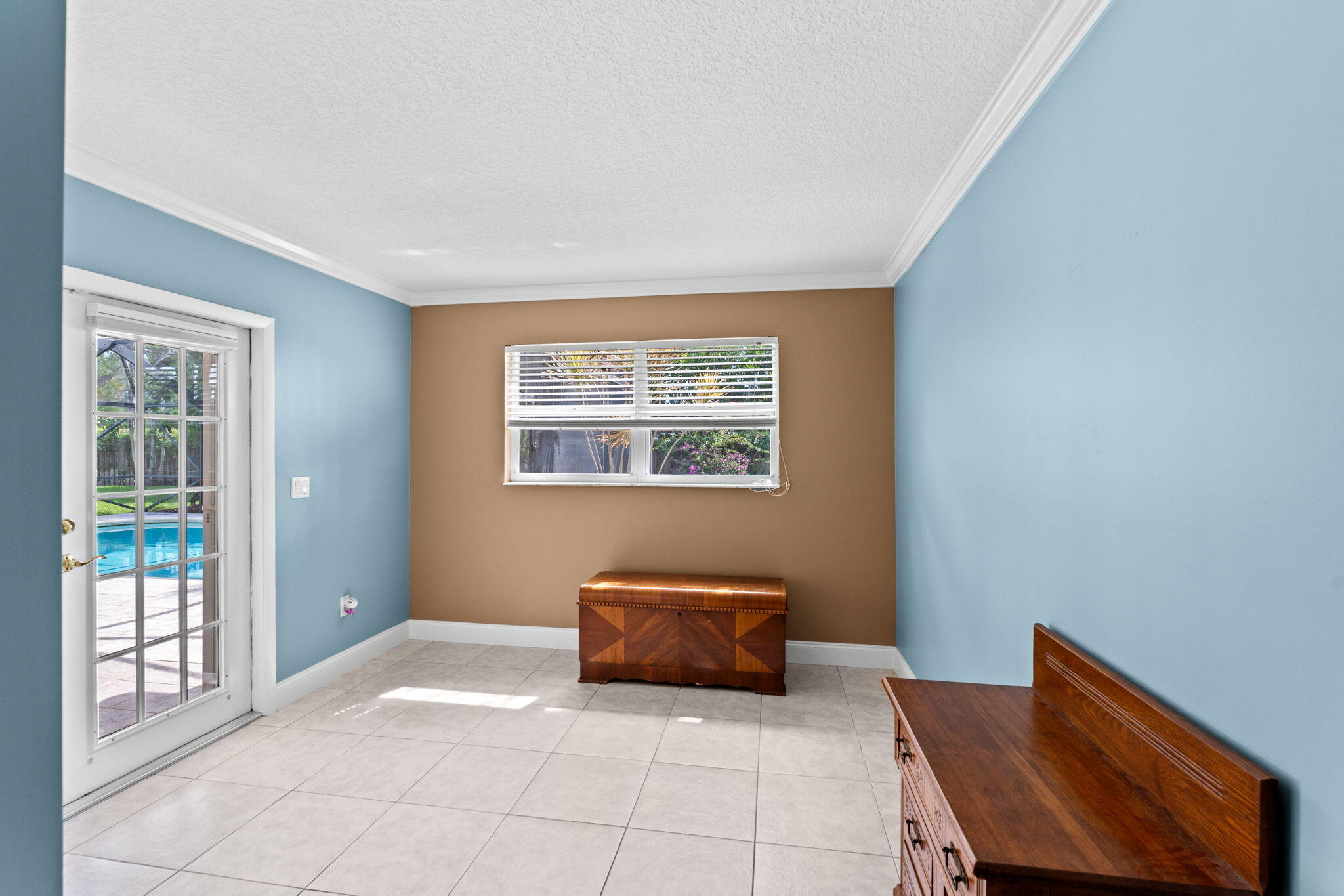 PINEWOOD EAST 2 OF WELLINGTON - Residential