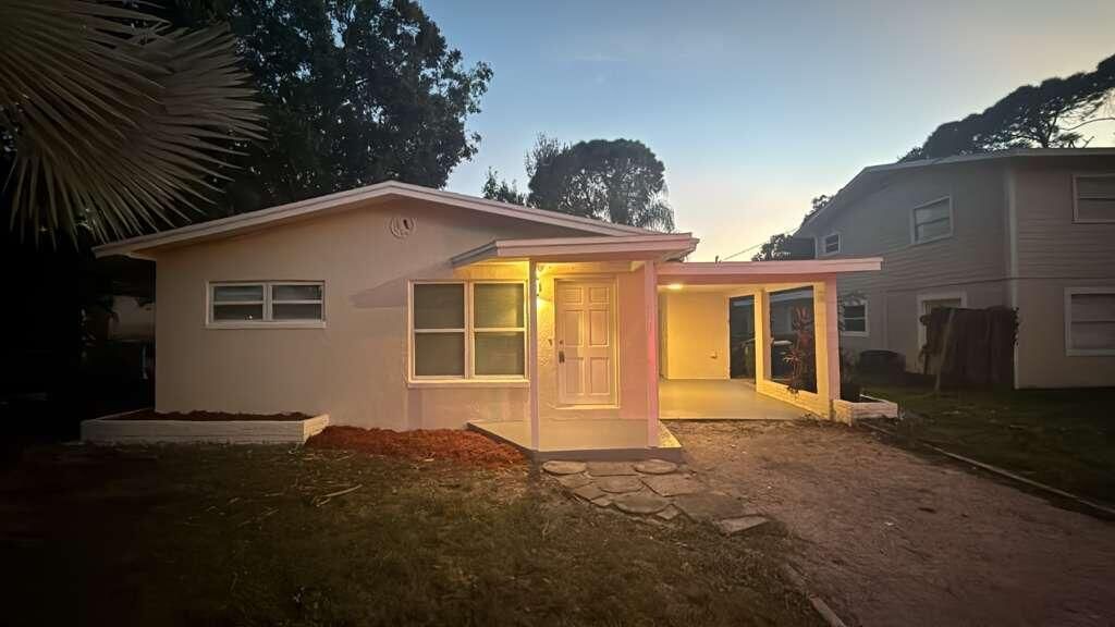 Photo of 1507 Coronado Avenue, Fort Pierce, FL 34982 (MLS # R11135116)