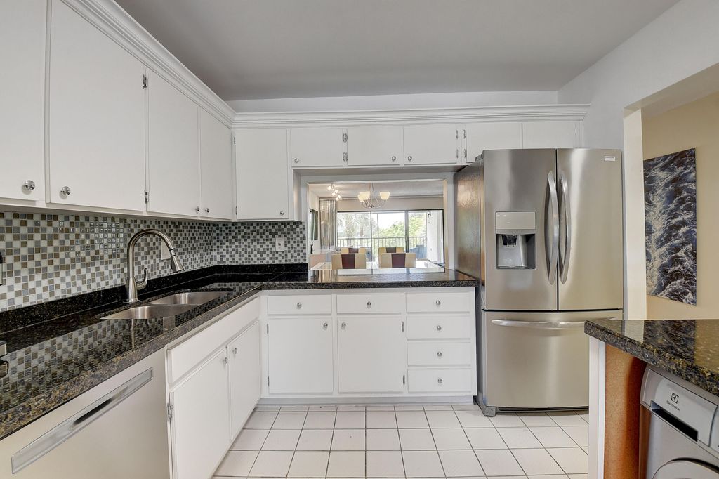 Photo of 18 Westgate Lane #18f, Boynton Beach, FL 33436 (MLS # R11009429)