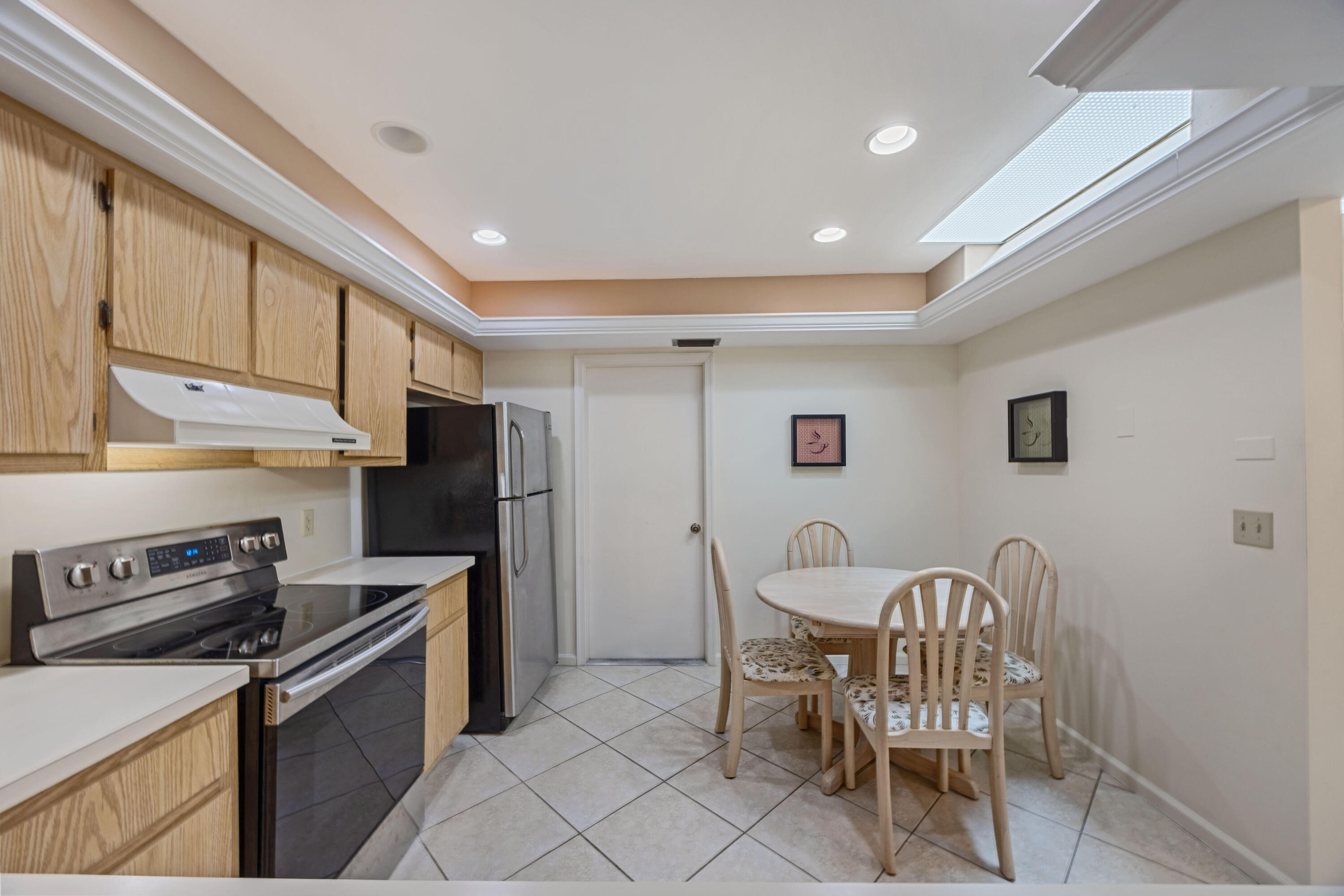 9 Ridge Pointe Drive D