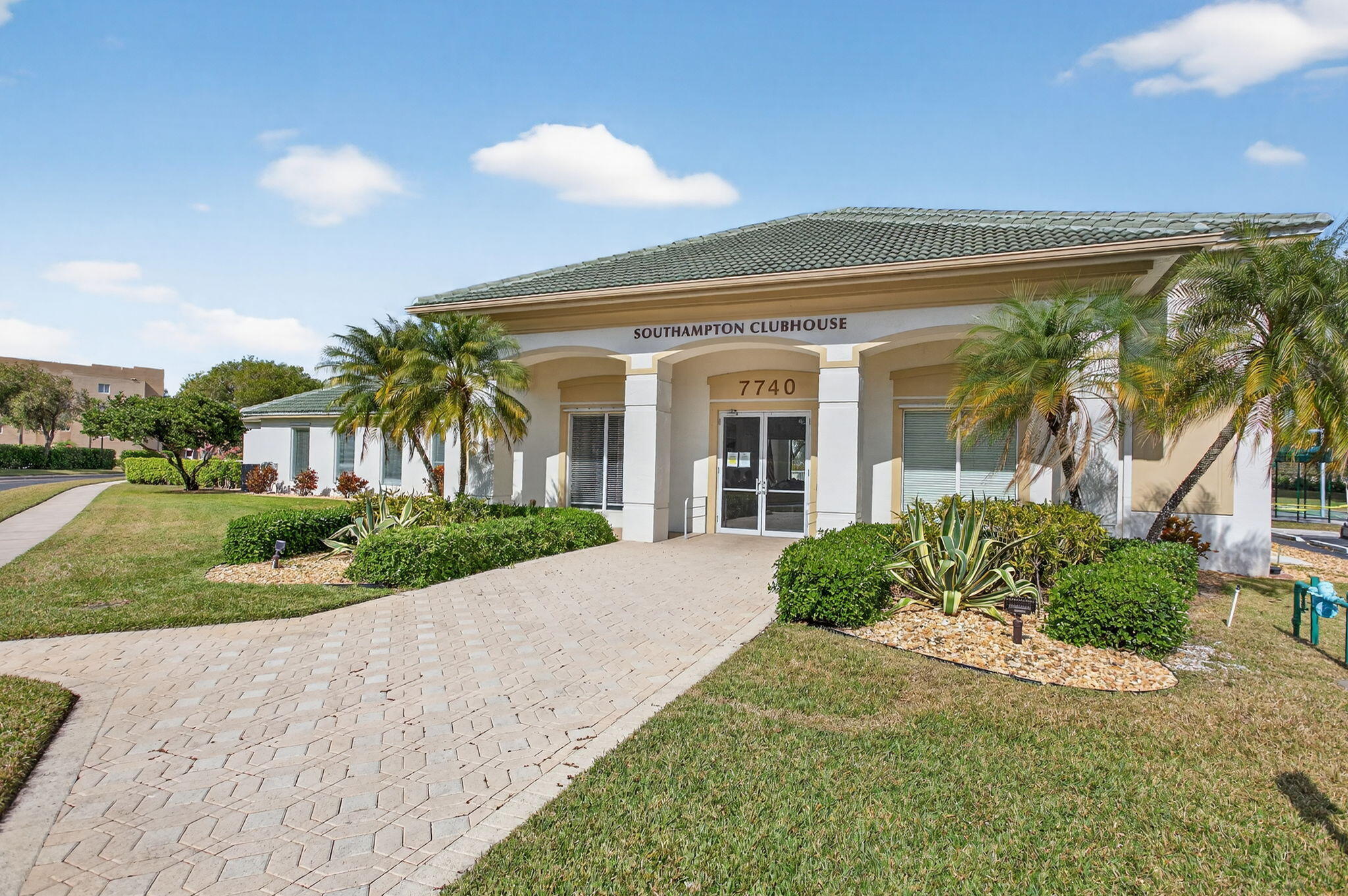 SOUTHAMPTON CONDOMINIUM - Residential