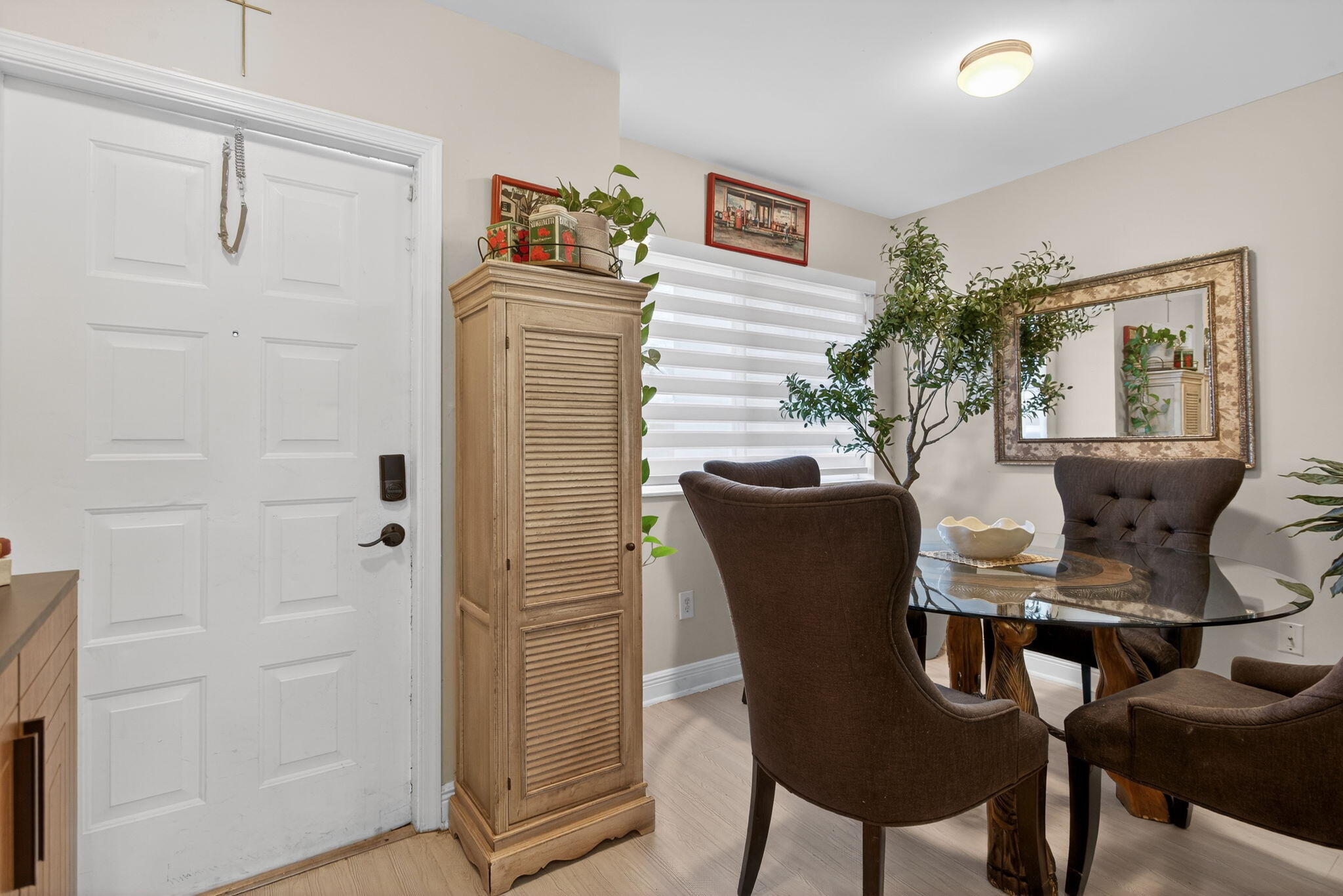 SOUTHAMPTON CONDOMINIUM - Residential