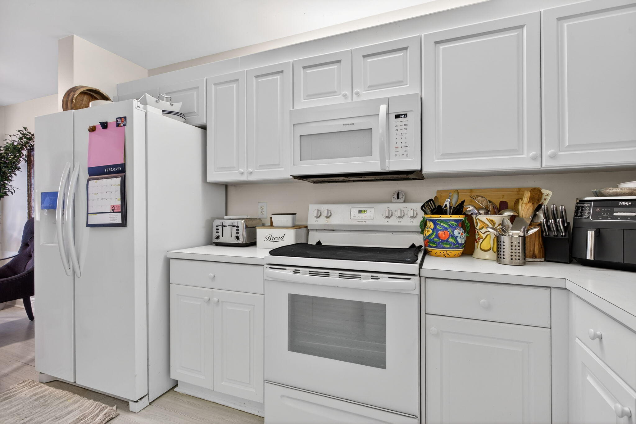 SOUTHAMPTON CONDOMINIUM - Residential