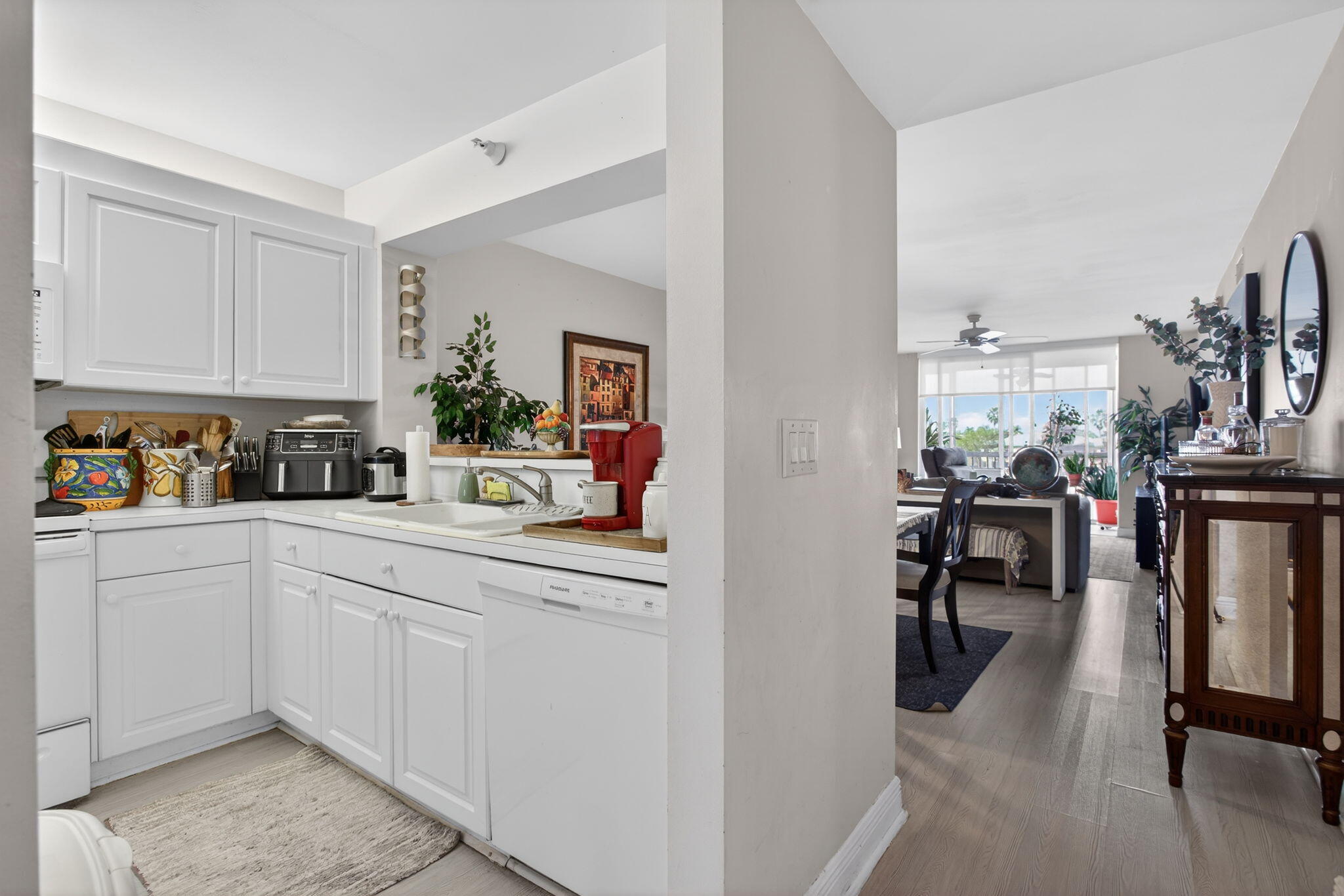 SOUTHAMPTON CONDOMINIUM - Residential