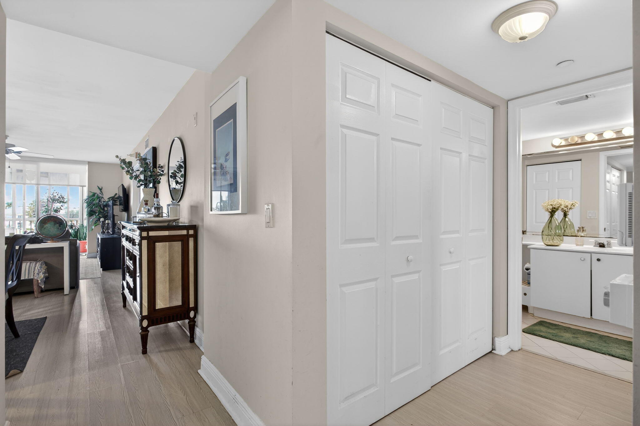 SOUTHAMPTON CONDOMINIUM - Residential