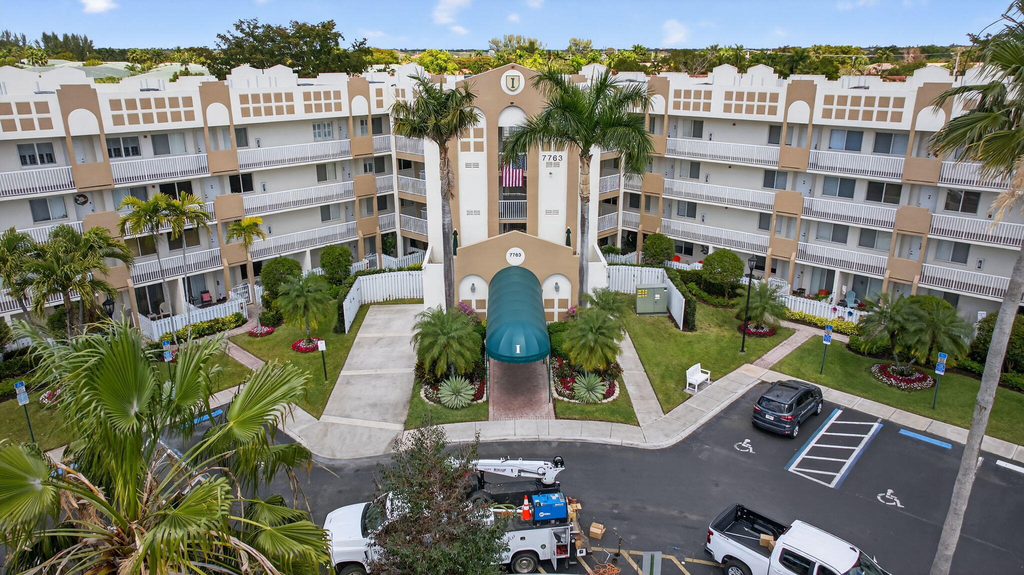 SOUTHAMPTON CONDOMINIUM - Residential