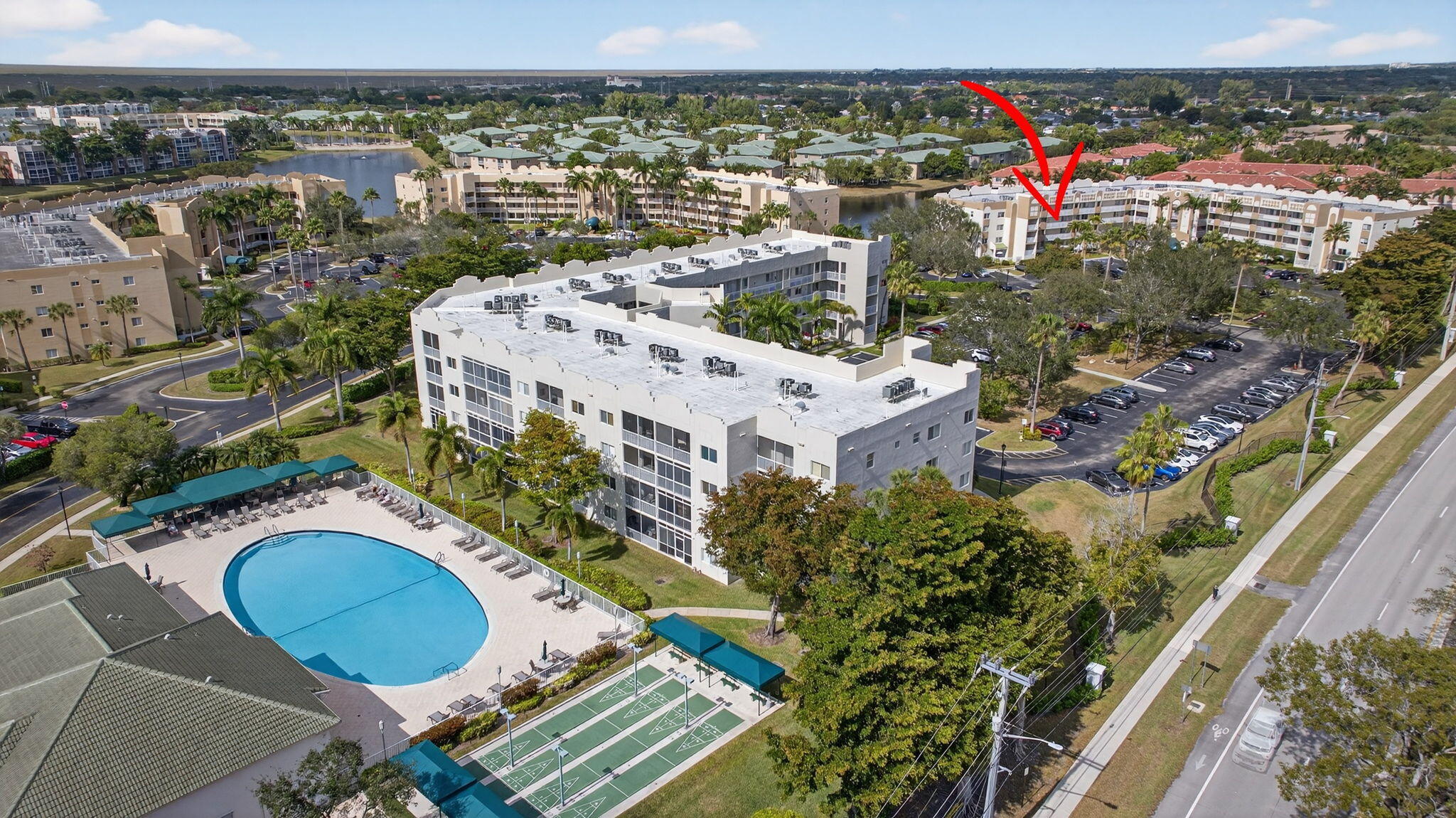 SOUTHAMPTON CONDOMINIUM - Residential