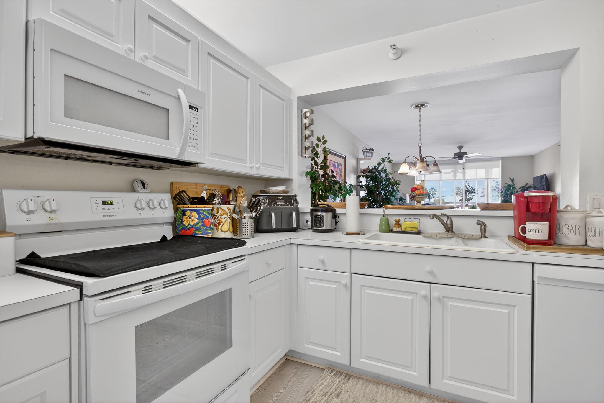 SOUTHAMPTON CONDOMINIUM - Residential