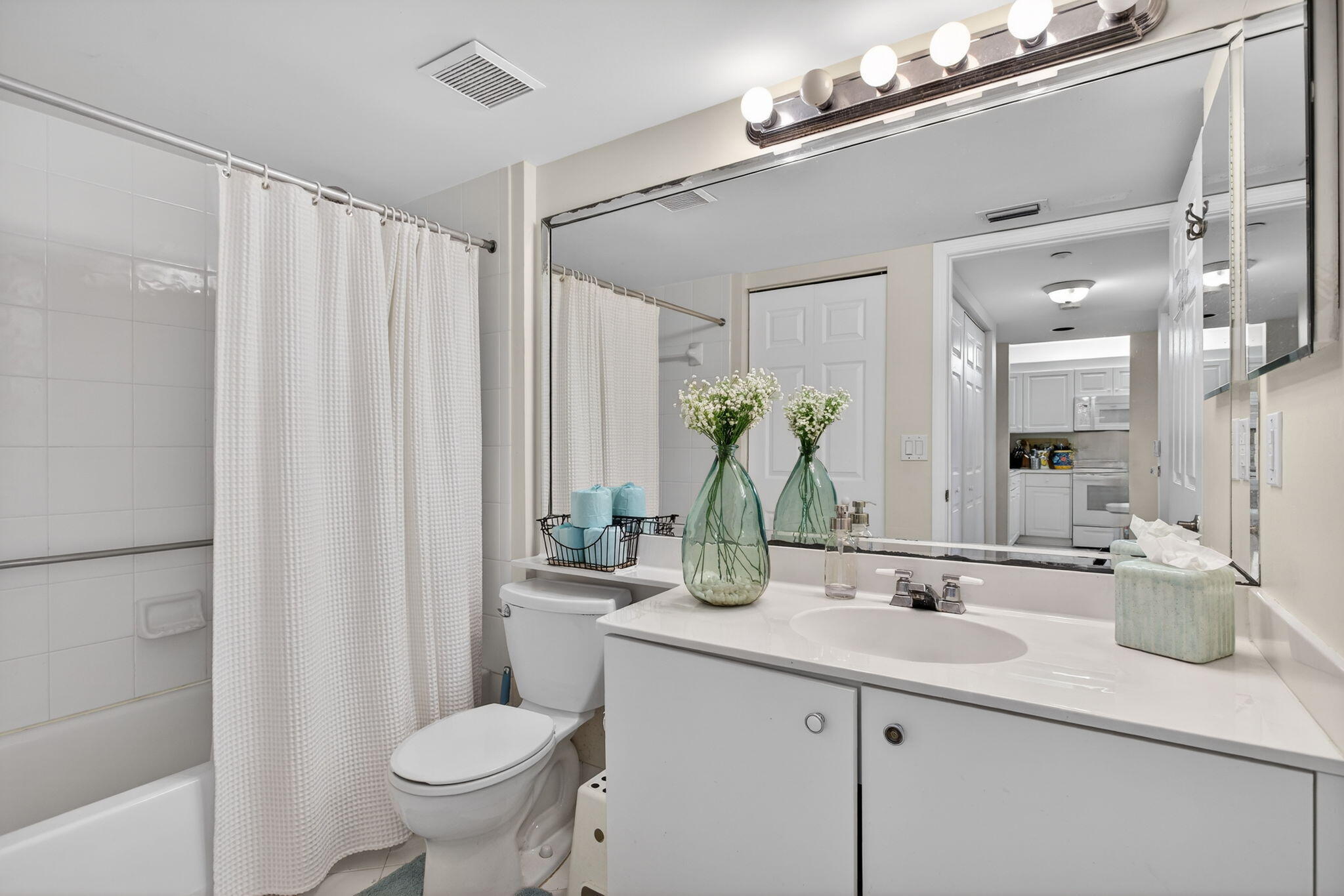 SOUTHAMPTON CONDOMINIUM - Residential