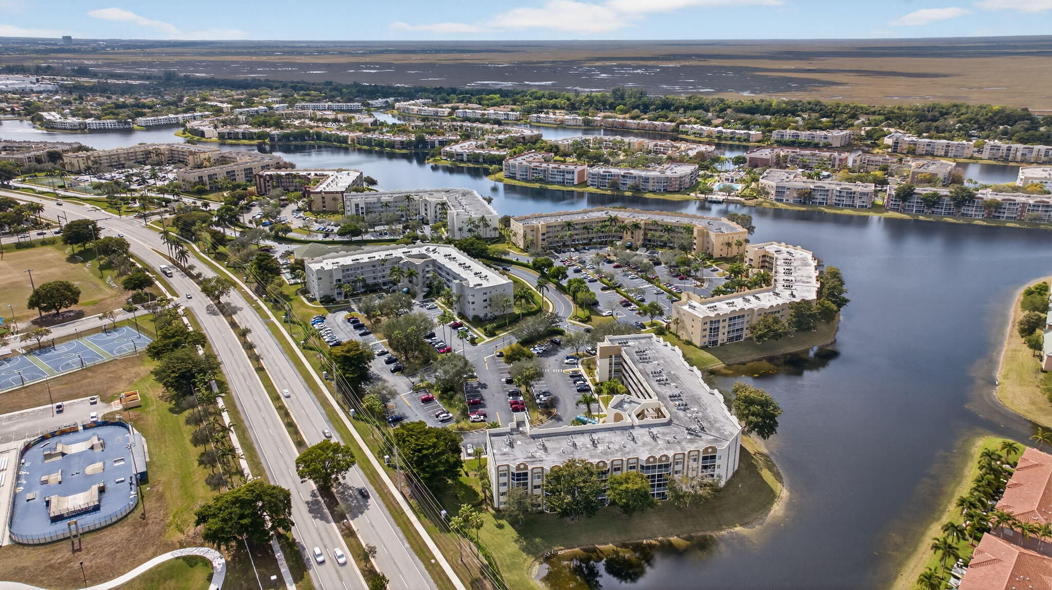 SOUTHAMPTON CONDOMINIUM - Residential