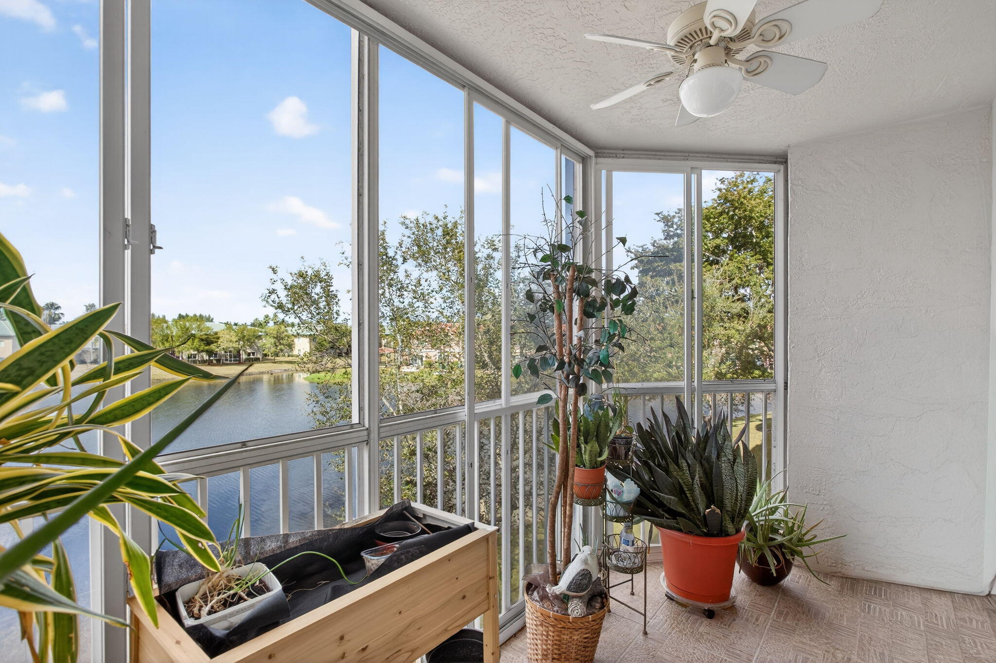 SOUTHAMPTON CONDOMINIUM - Residential