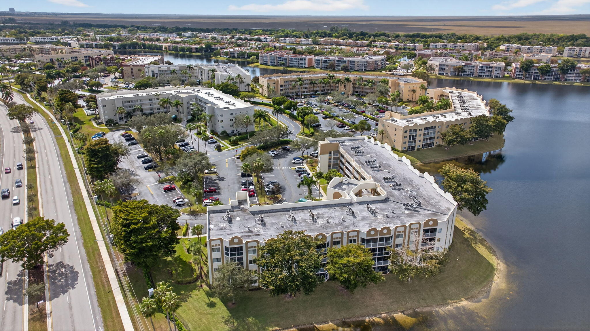 SOUTHAMPTON CONDOMINIUM - Residential