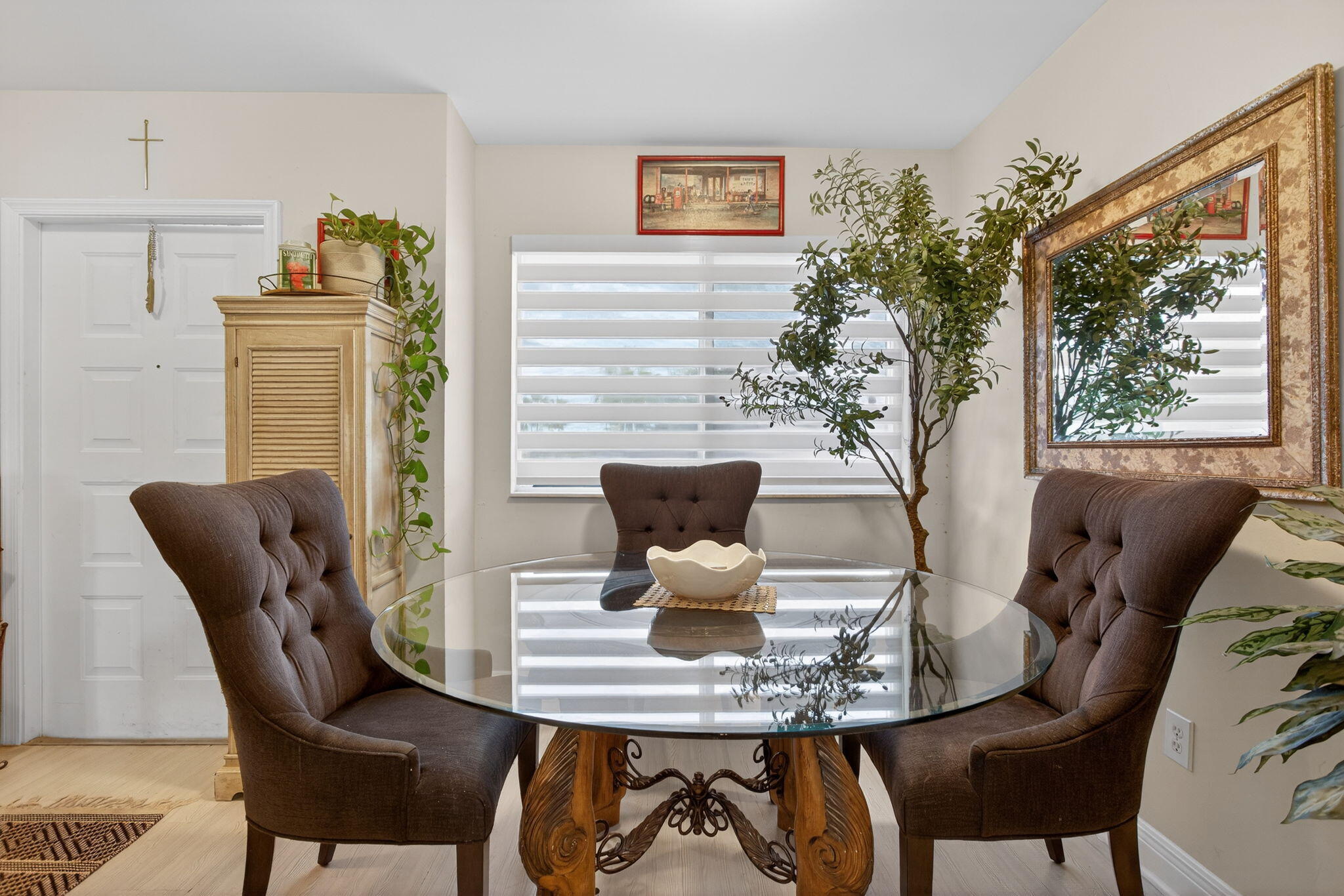 SOUTHAMPTON CONDOMINIUM - Residential