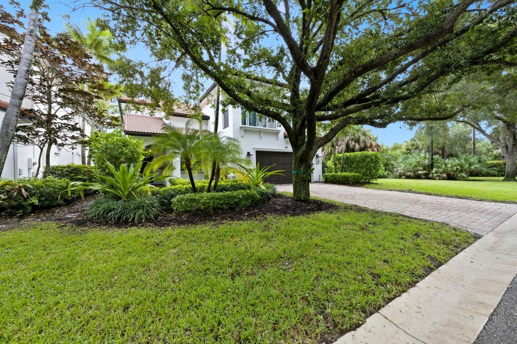 Photo of 981 Mill Creek Drive, Palm Beach Gardens, FL 33410 (MLS # R11155974)