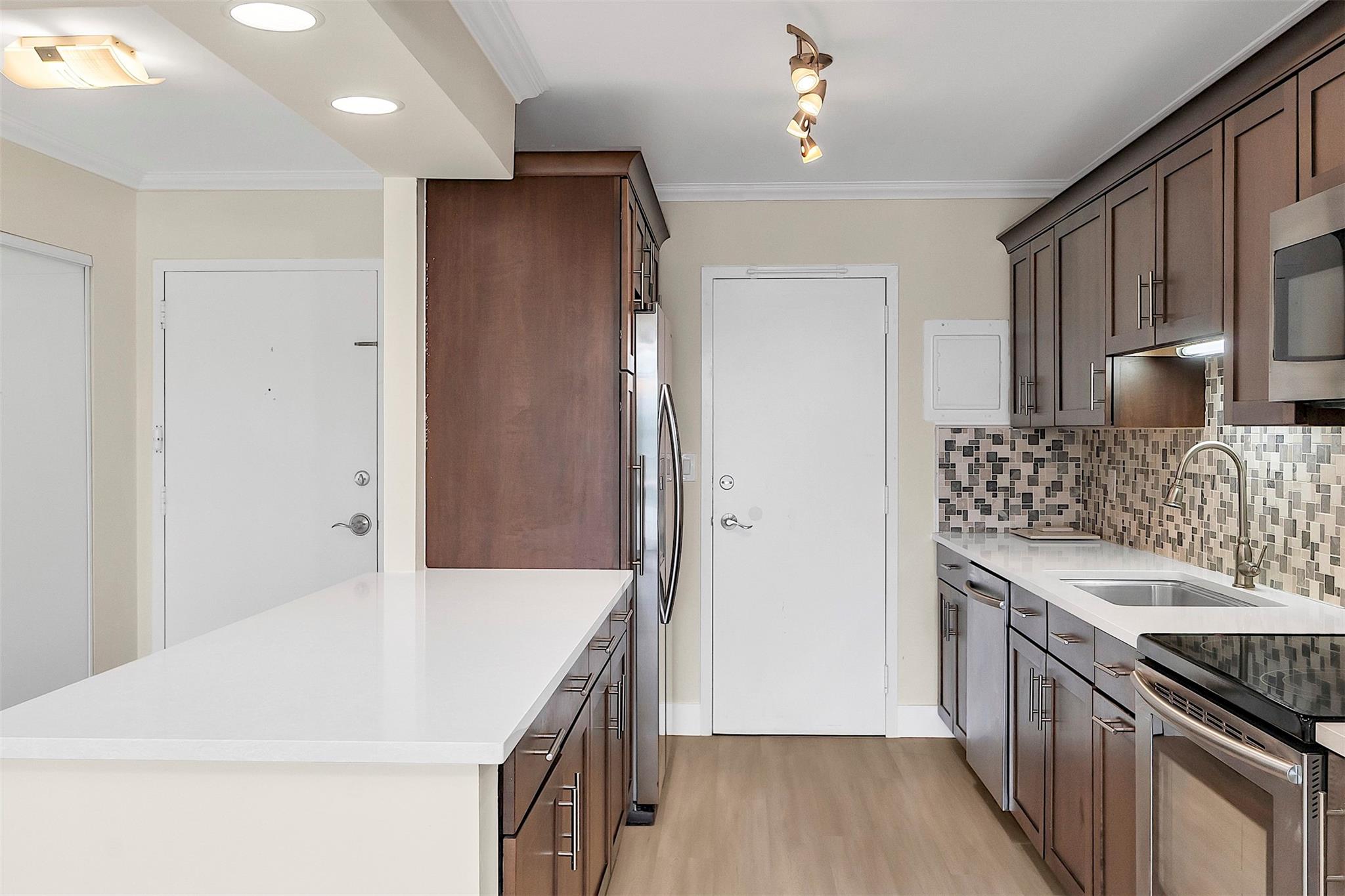 3233 NE 32nd Ave 204
