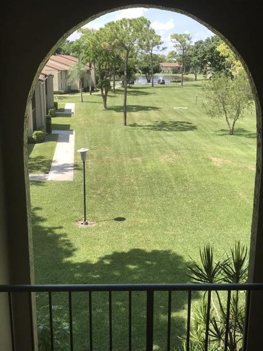 Wow, this is a special unit in quiet building.
Updated kitchen, and baths.  Sparkling clean, 3rd floor enhanced by vaulted ceiling, sky lite and no one above.  Freshly painted and has storage room.  Community pool, clubhouse, and tennis included in rent.  Located near turnpike, I95, many eateries and stores