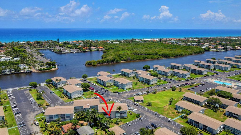Photo of 210 Horizons E #103, Boynton Beach, FL 33435 (MLS # R11094403)