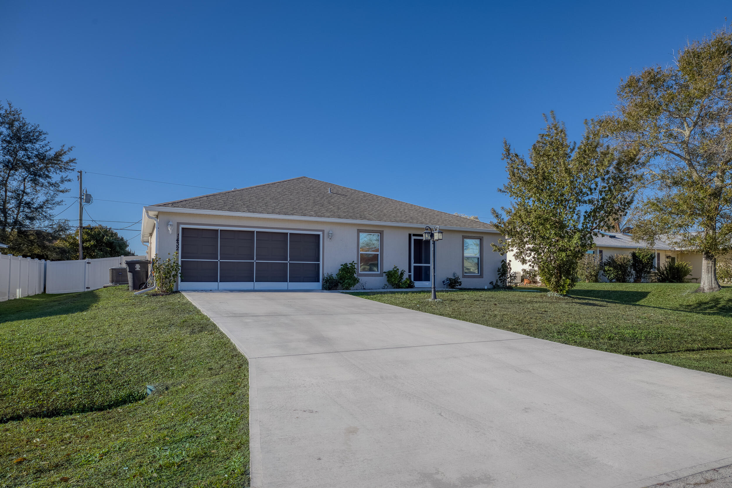 1432 SW Leisure Lane