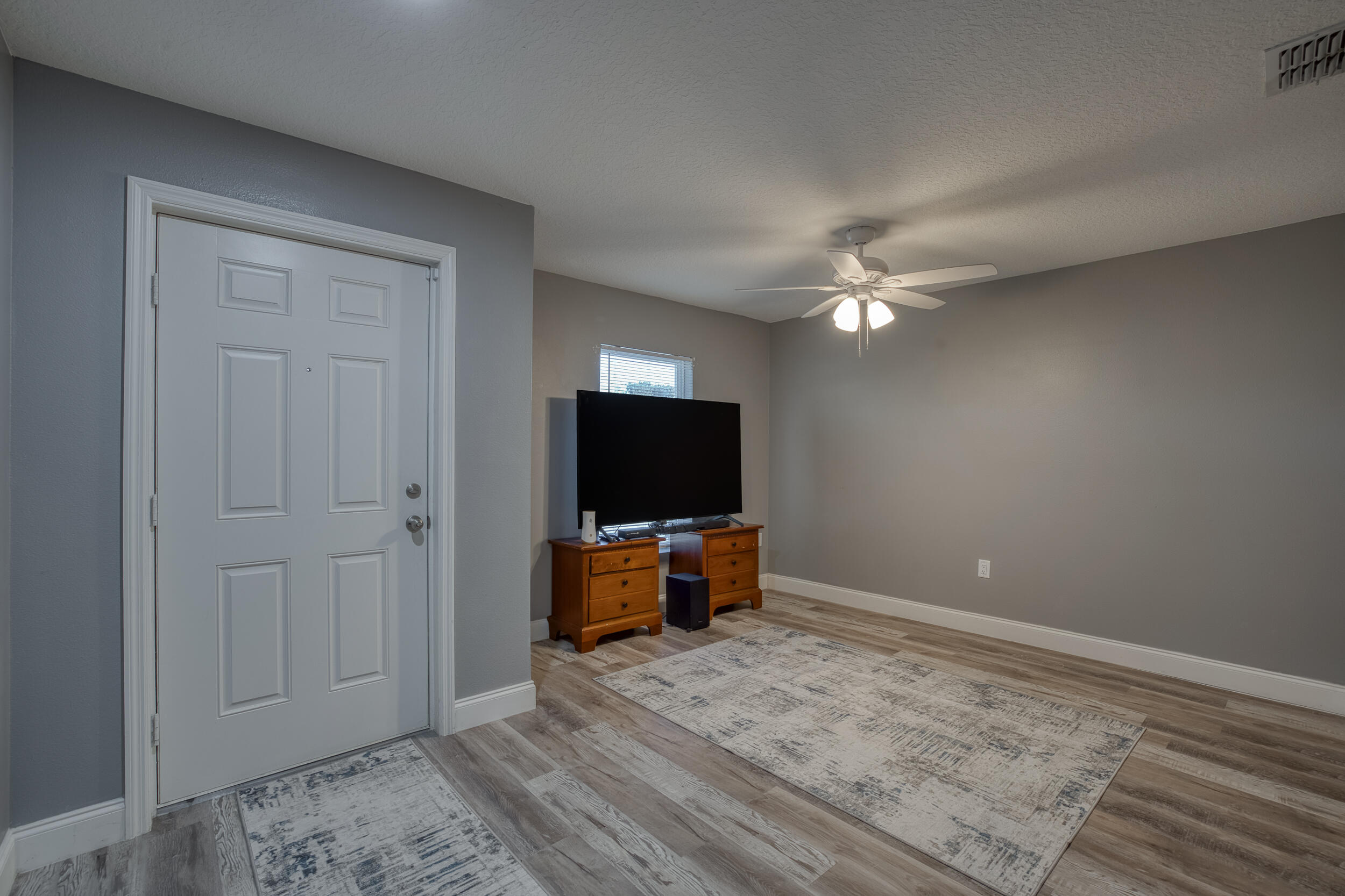 1432 SW Leisure Lane