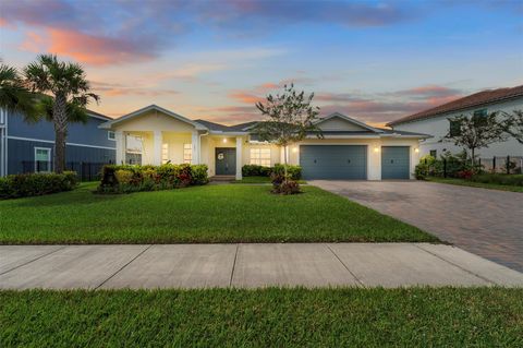 987 Castaway Ct Loxahatchee FL 33470