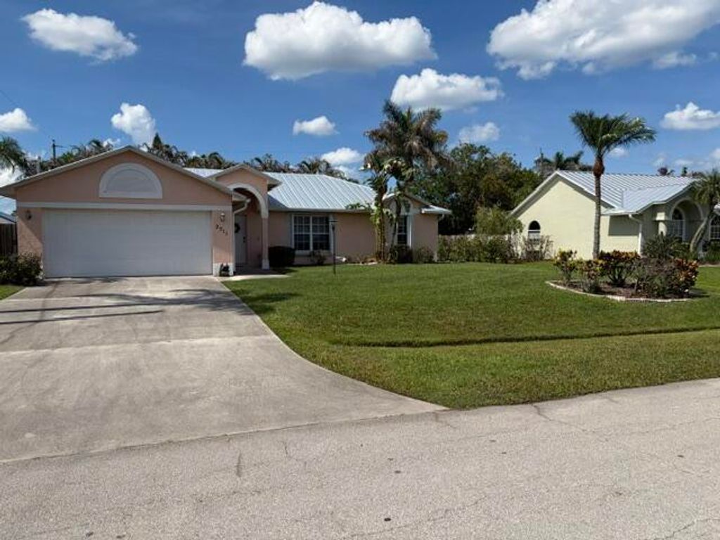 Photo of 2511 SE Jason Avenue, Port Saint Lucie, FL 34952 (MLS # B26041472)