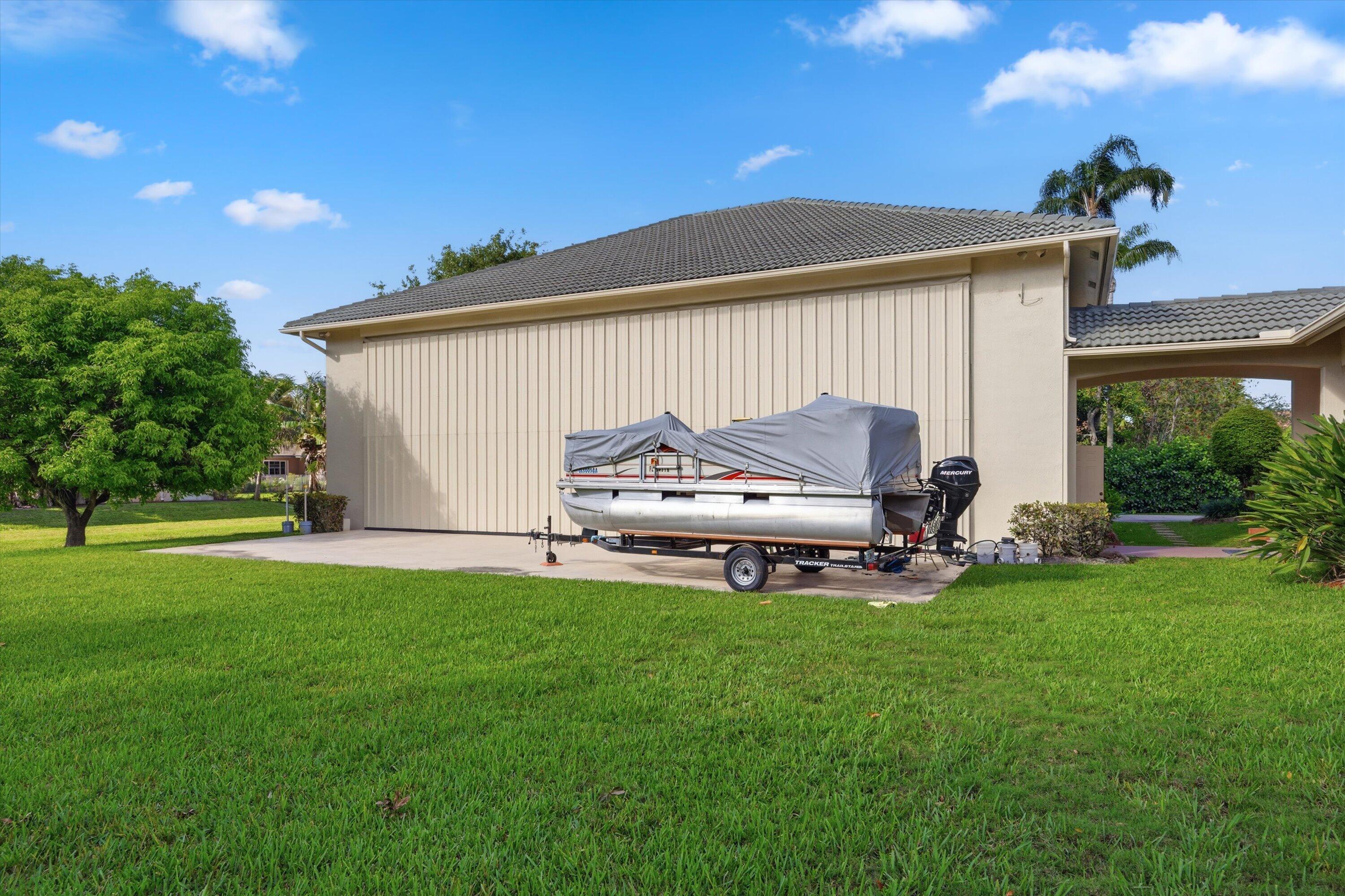 WELLINGTON AERO CLUB OF THE LANDINGS AT WELLINGTON - Residential