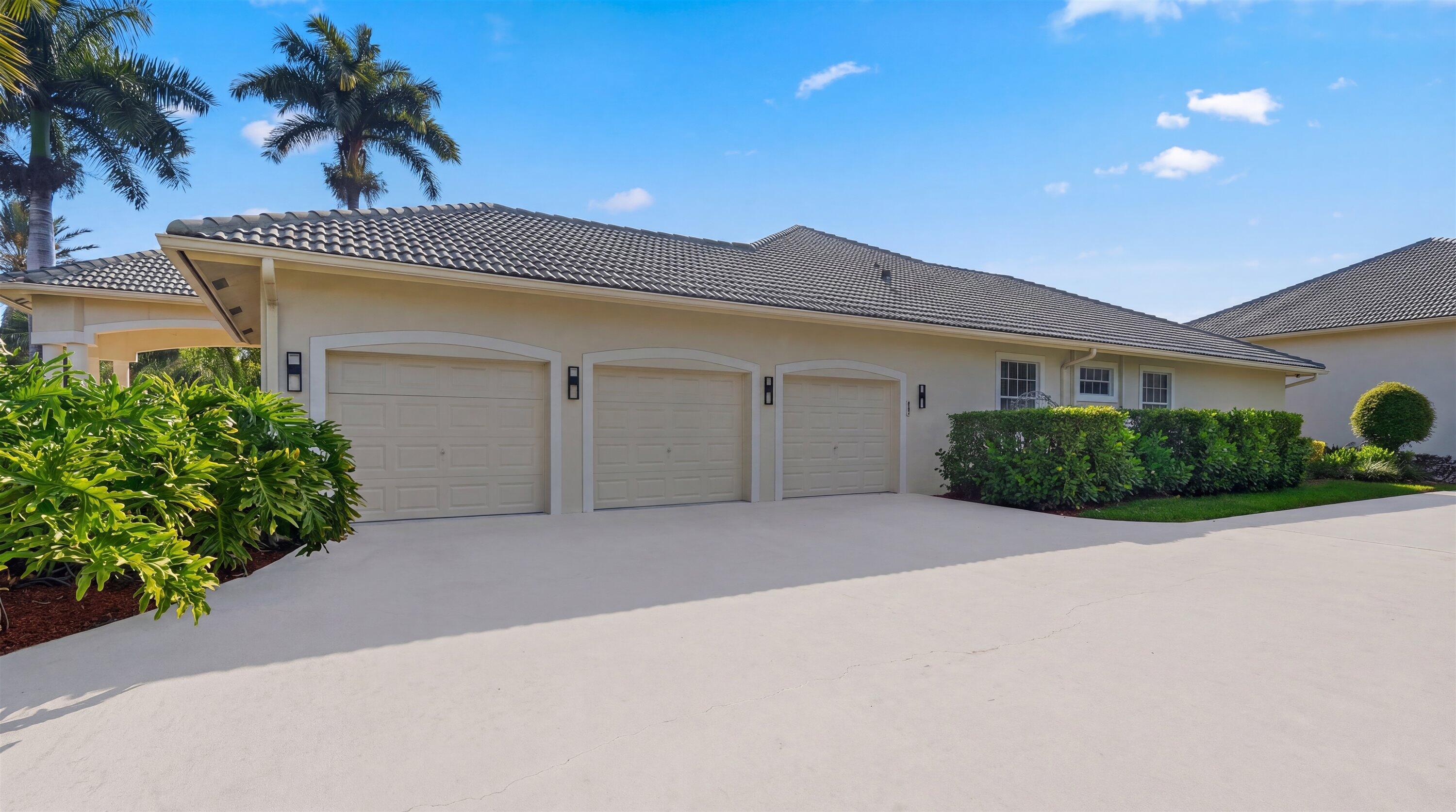 WELLINGTON AERO CLUB OF THE LANDINGS AT WELLINGTON - Residential