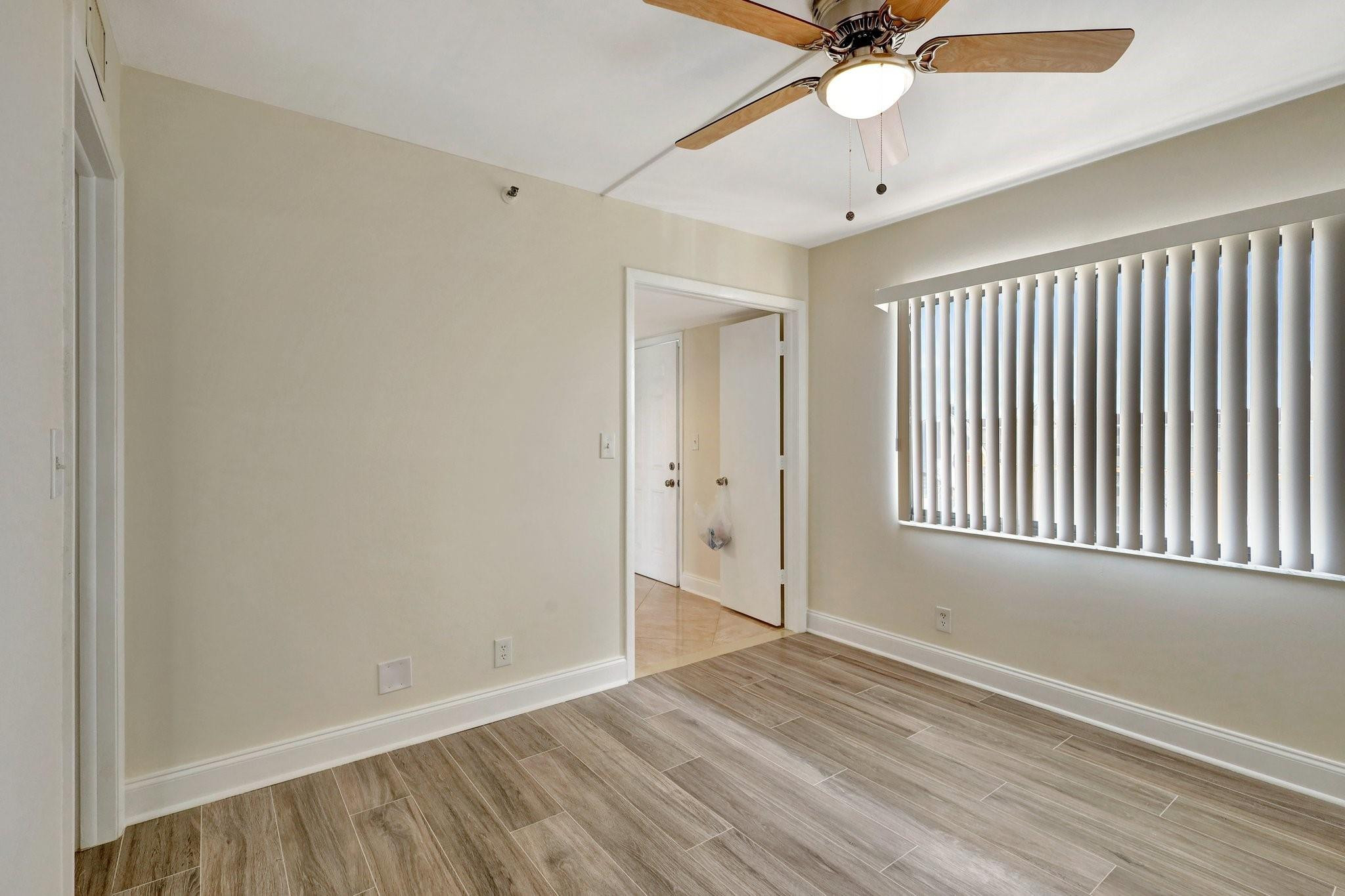 HUNTINGTON LAKES SEC ONE CONDOS - Residential