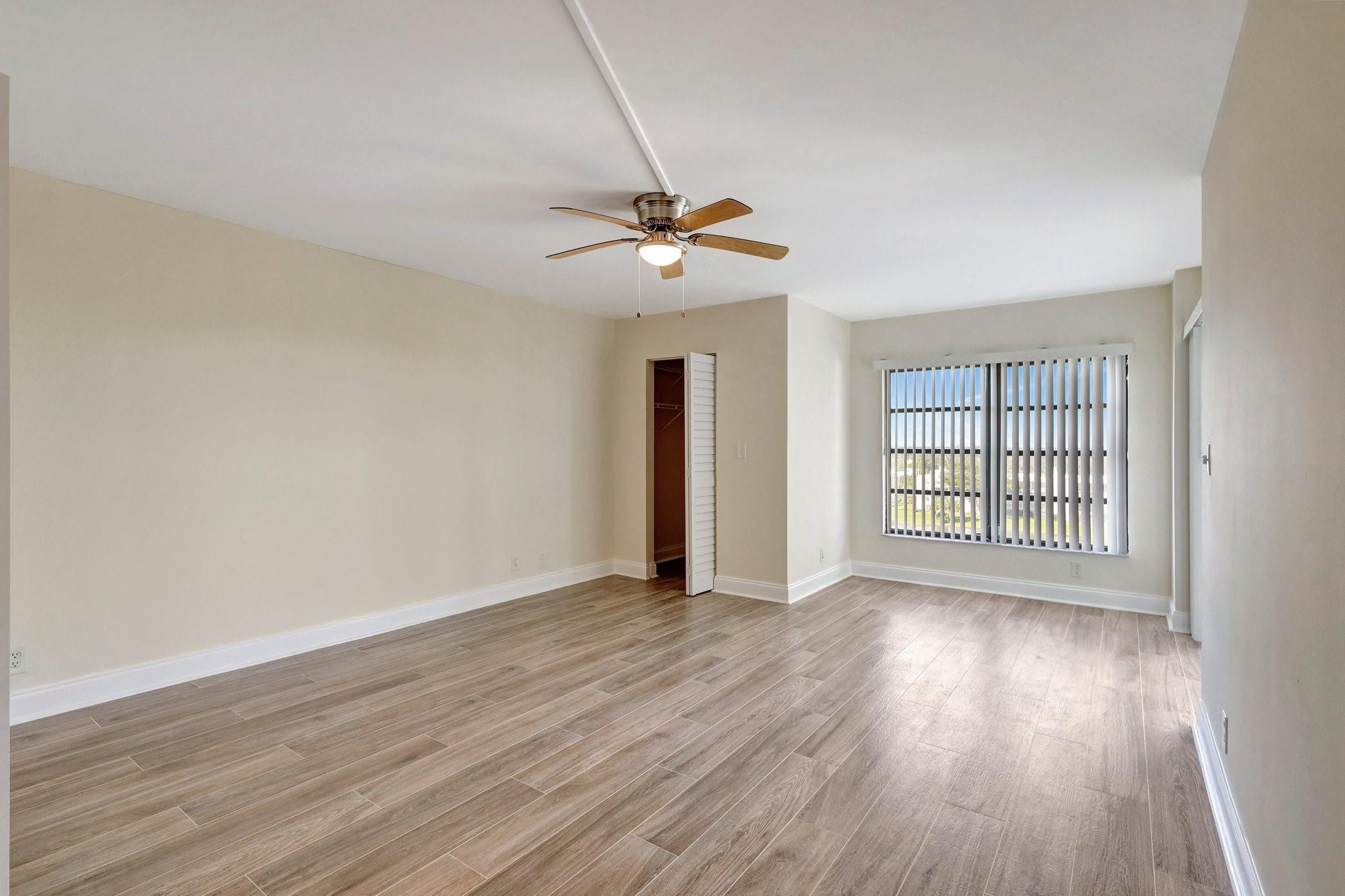 HUNTINGTON LAKES SEC ONE CONDOS - Residential