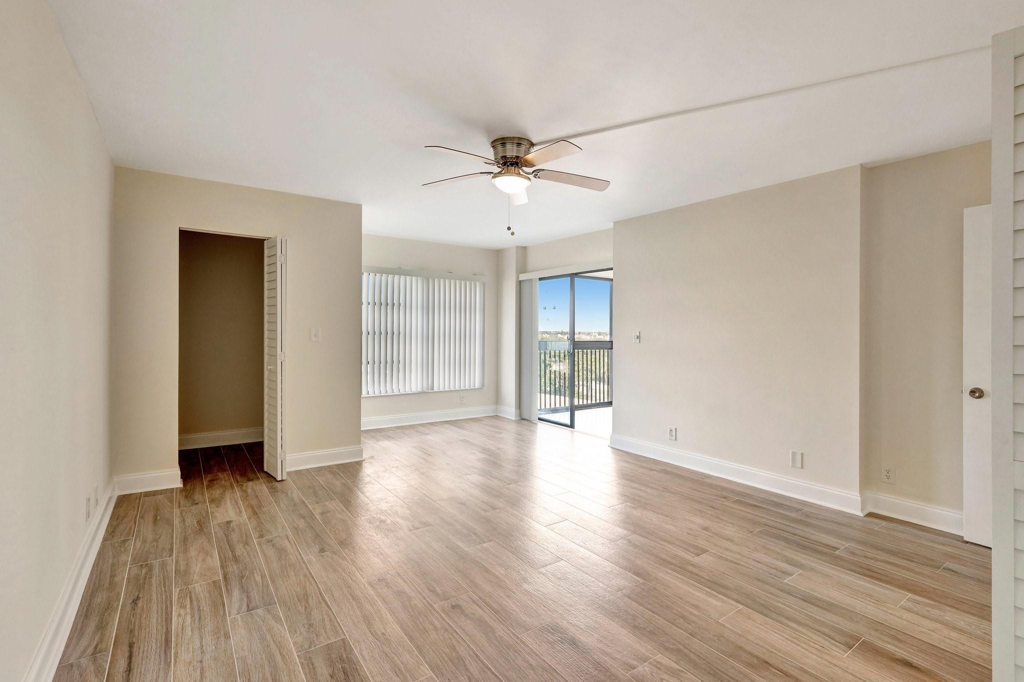 HUNTINGTON LAKES SEC ONE CONDOS - Residential