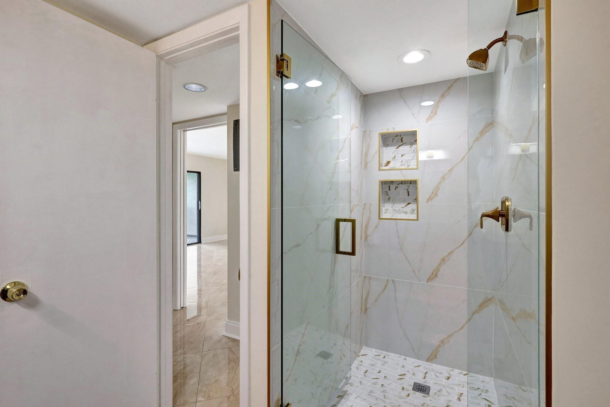 HUNTINGTON LAKES SEC ONE CONDOS - Residential