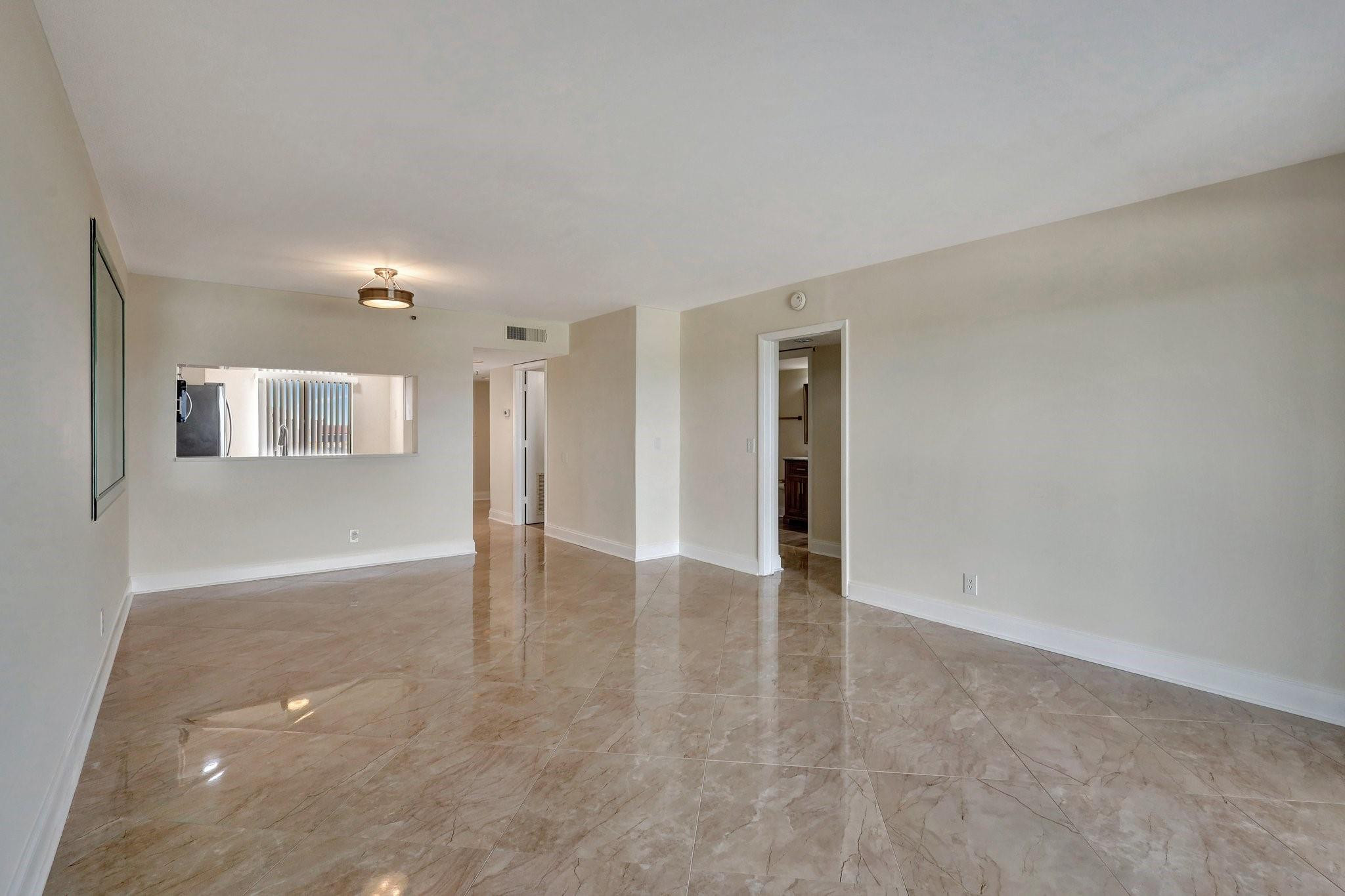 HUNTINGTON LAKES SEC ONE CONDOS - Residential