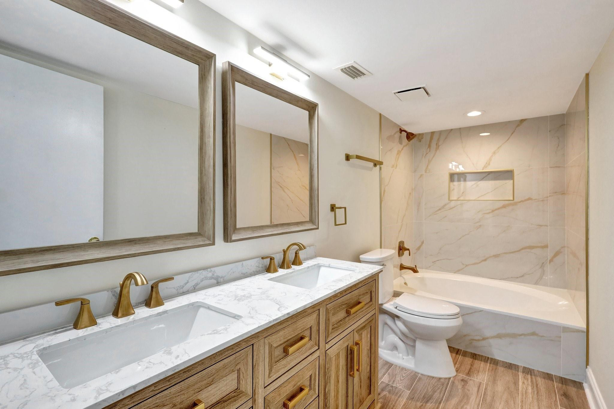 HUNTINGTON LAKES SEC ONE CONDOS - Residential