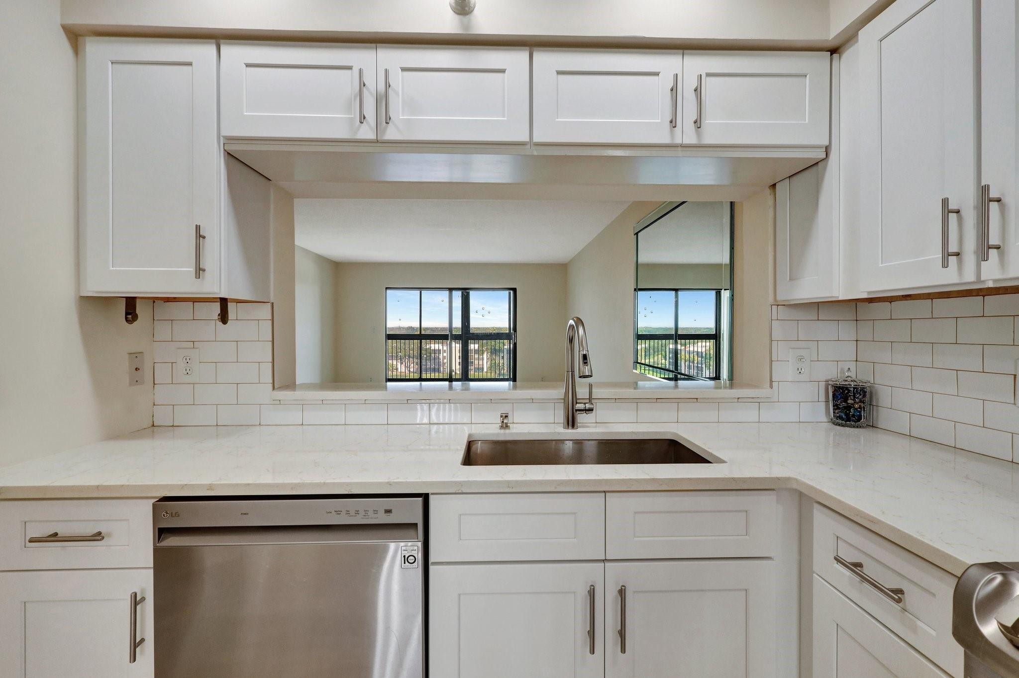 HUNTINGTON LAKES SEC ONE CONDOS - Residential