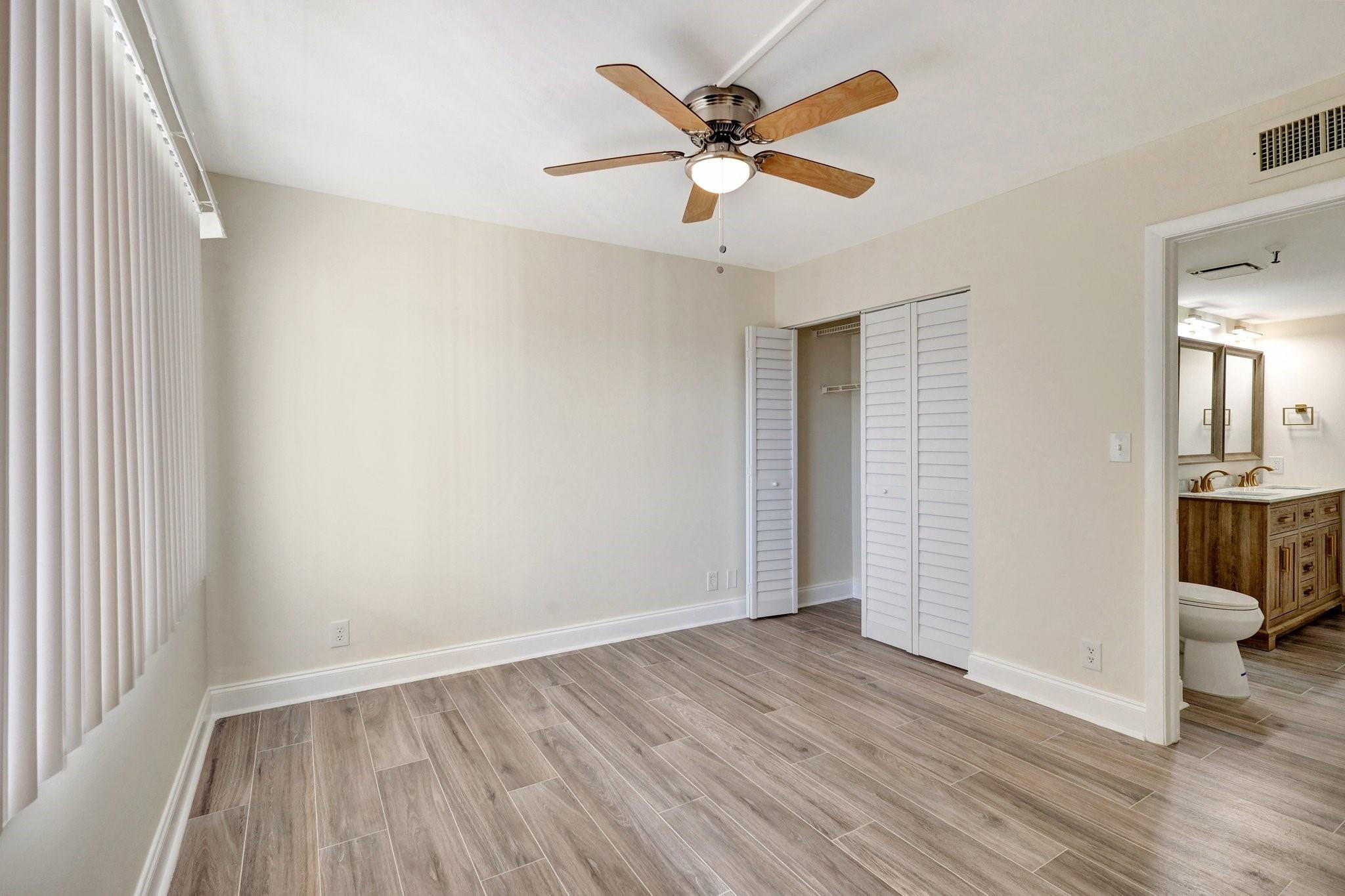 HUNTINGTON LAKES SEC ONE CONDOS - Residential