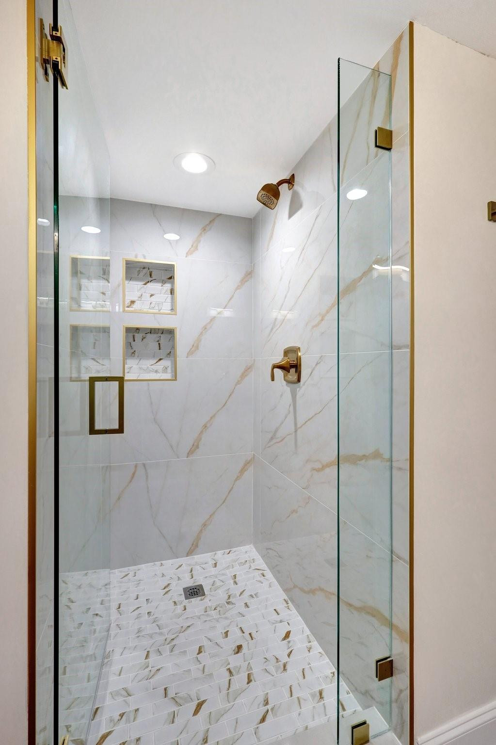 HUNTINGTON LAKES SEC ONE CONDOS - Residential