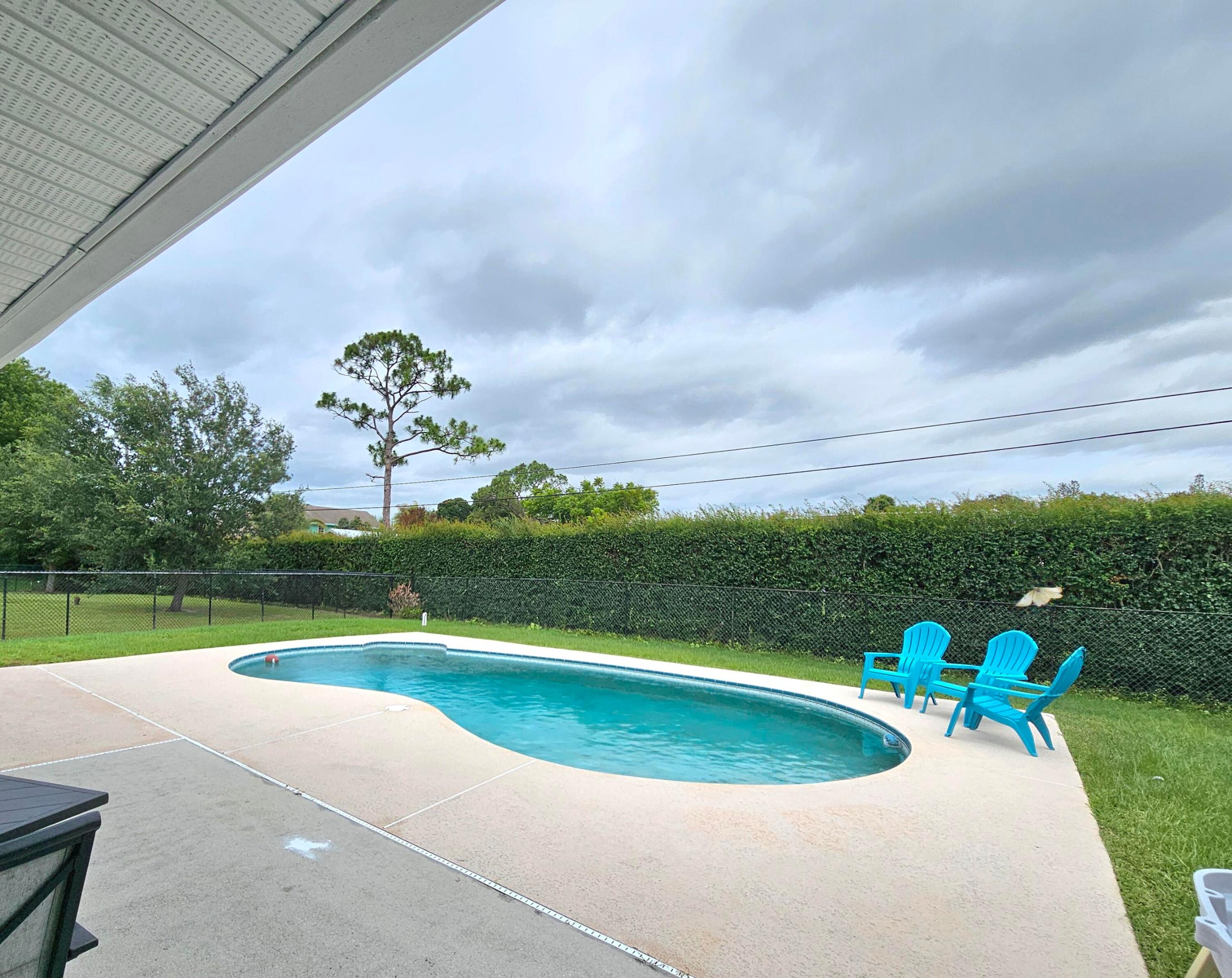 2388 SW Fern Circle