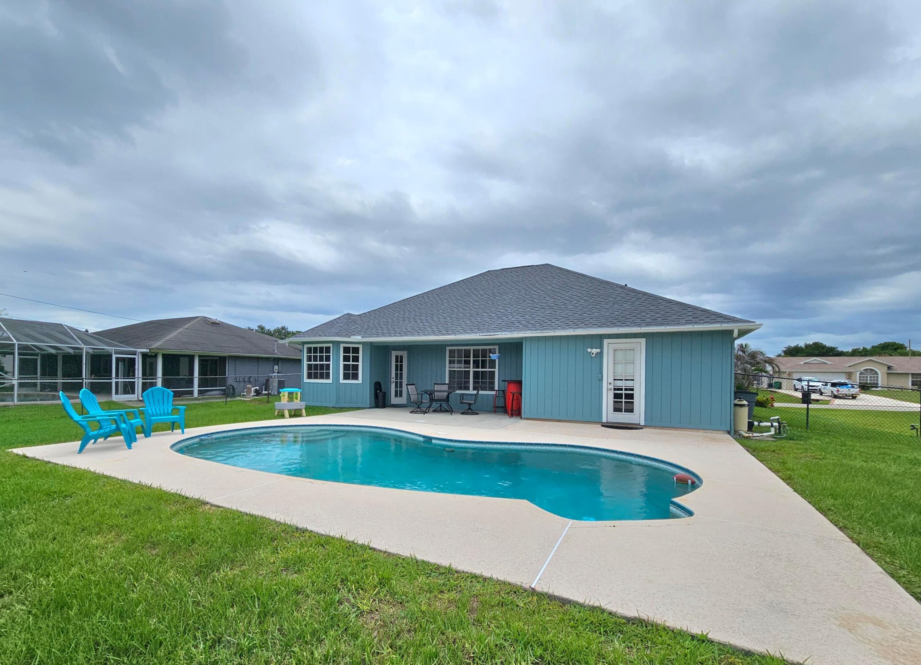 2388 SW Fern Circle